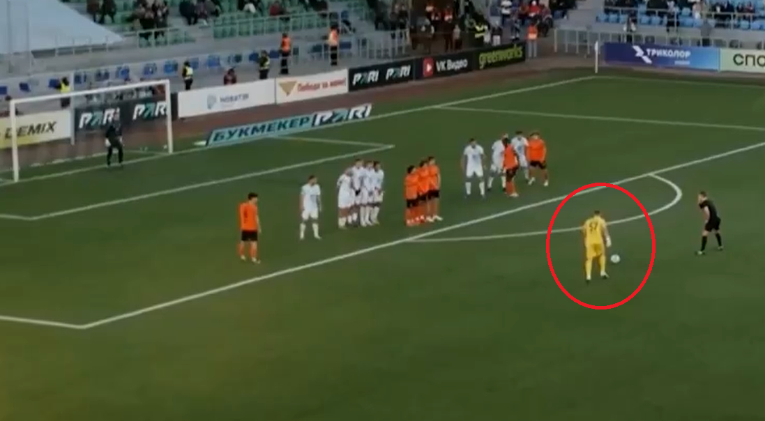 La 1-1, în minutul 87, portarul a reușit o ”bijuterie” de gol din lovitură liberă