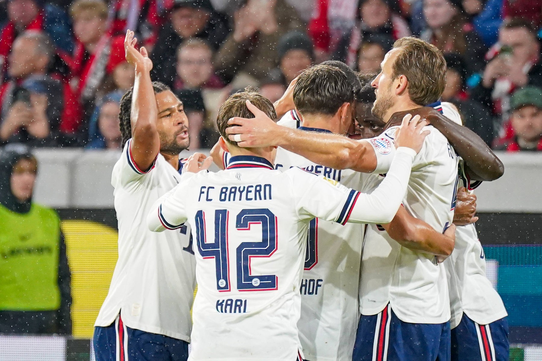Imagine Stire Freiburg - Bayern Munchen 1-3. Bavarezii rămân neînvinși în Bundesliga | 2review.ro