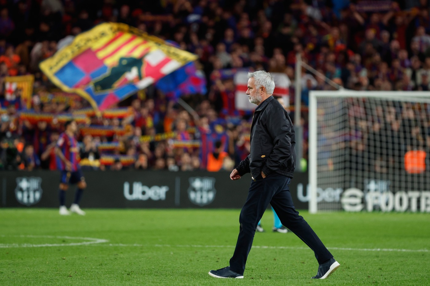 Jose Mourinho n-a stat pe gânduri: s-a dus direct la el. Primul jucător felicitat, după Barcelona - Real Madrid 1-2