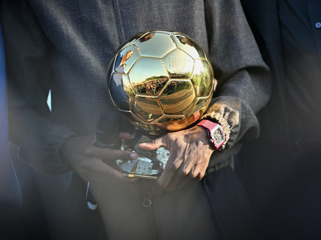 Surpriză: cât valorează Balonul de Aur! Cântărește 7 kilograme