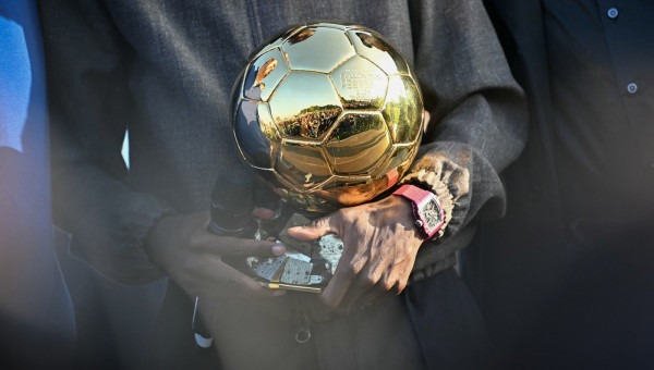 E oficial! Premiu istoric în fotbal: a fost ales "cel mai bun Balon de Aur din toate timpurile"