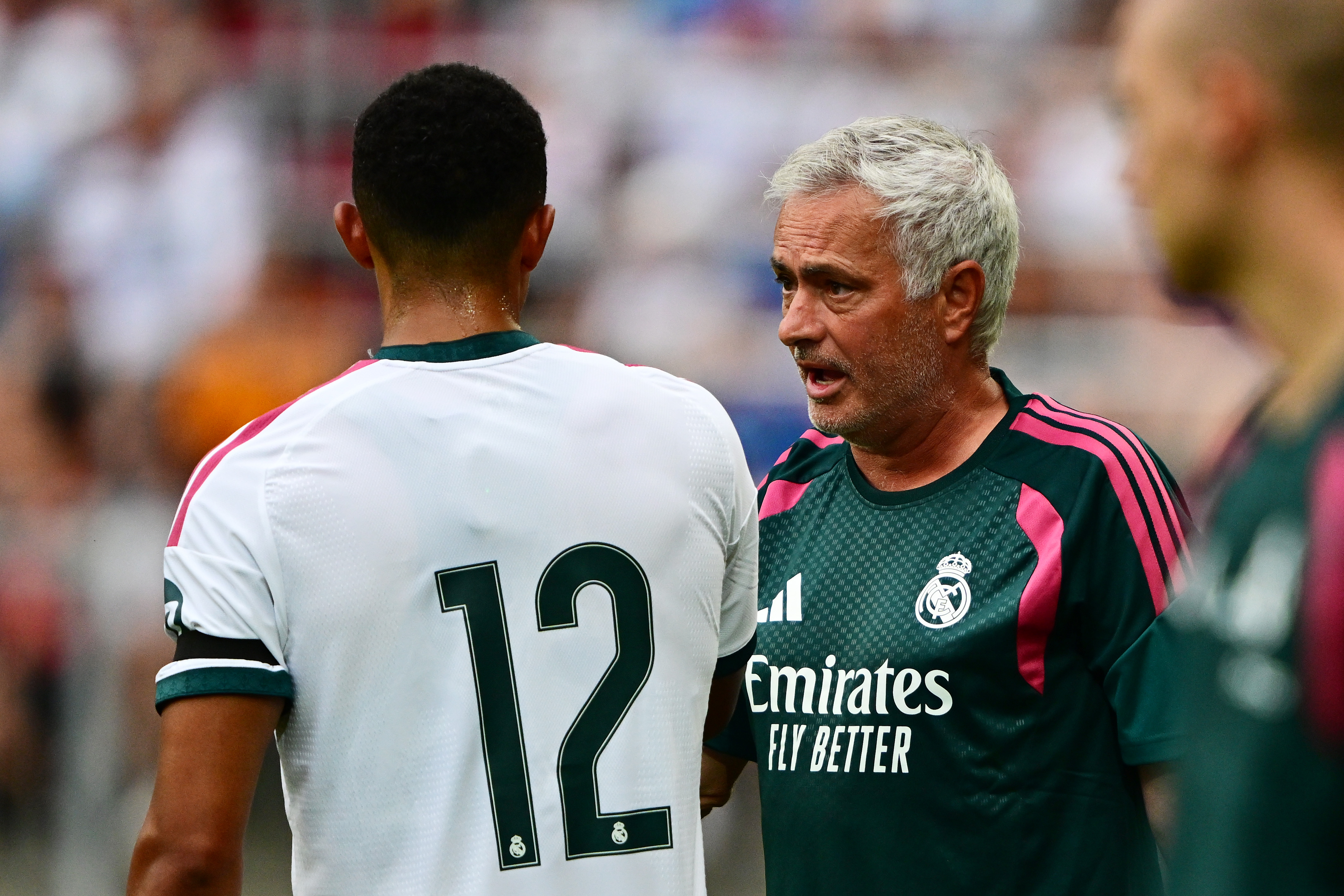 Imagine Stire Trent Alexander-Arnold s-a decis, după ce Jose Mourinho l-a folosit un singur minut în Barcelona - Real Madrid | 2review.ro