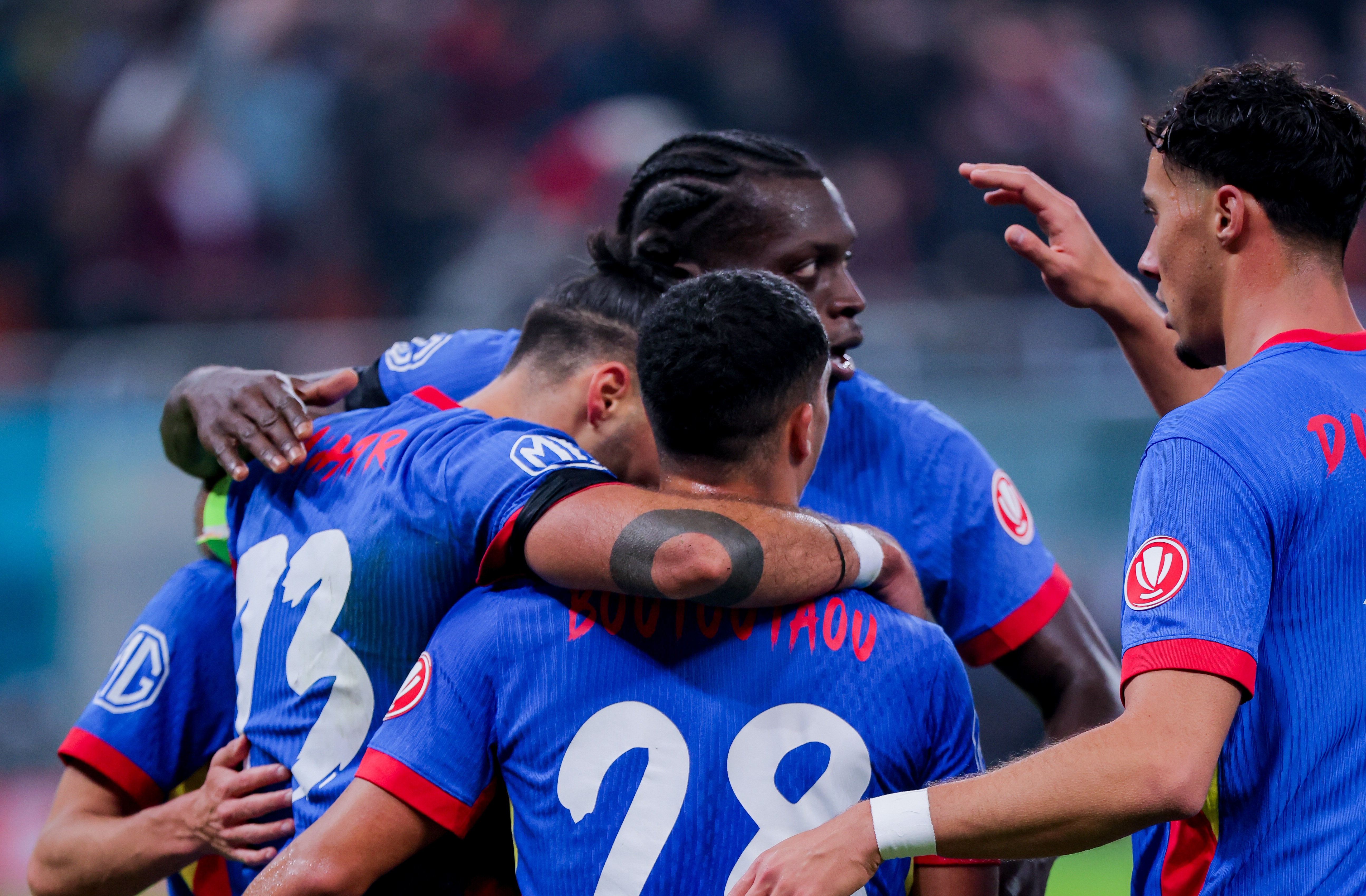 Decizia e la Reghecampf: trebuie să scoată un străin de pe lista FCSB-ului! TREI nume luate în calcul