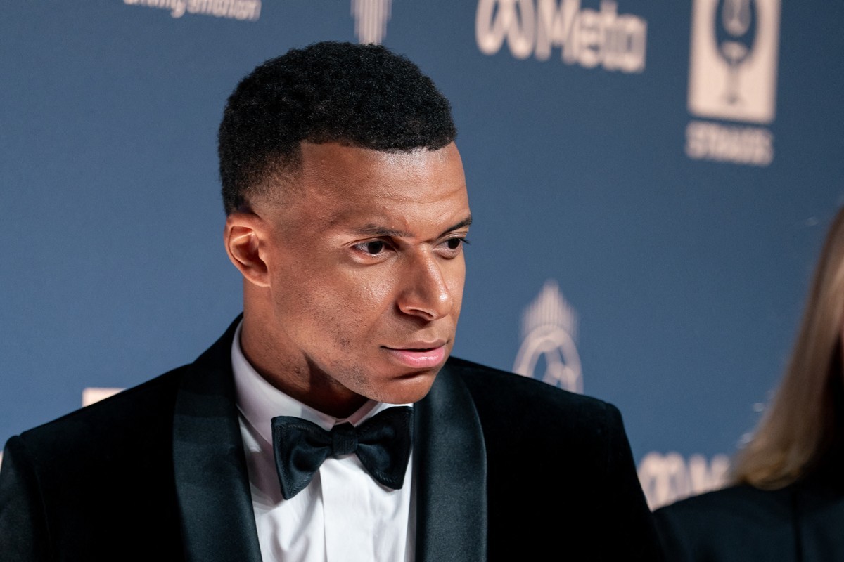 ADIO: i-au terminat contractul lui Kylian Mbappe, a doua zi după ceremonia Balonului de Aur!