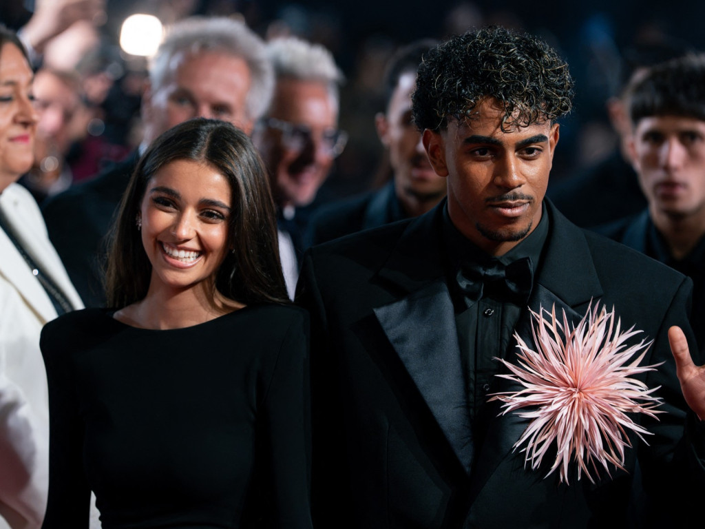 Cât ar costa accesoriul spectaculos purtat de Lamine Yamal la gala Balonului de Aur 2026