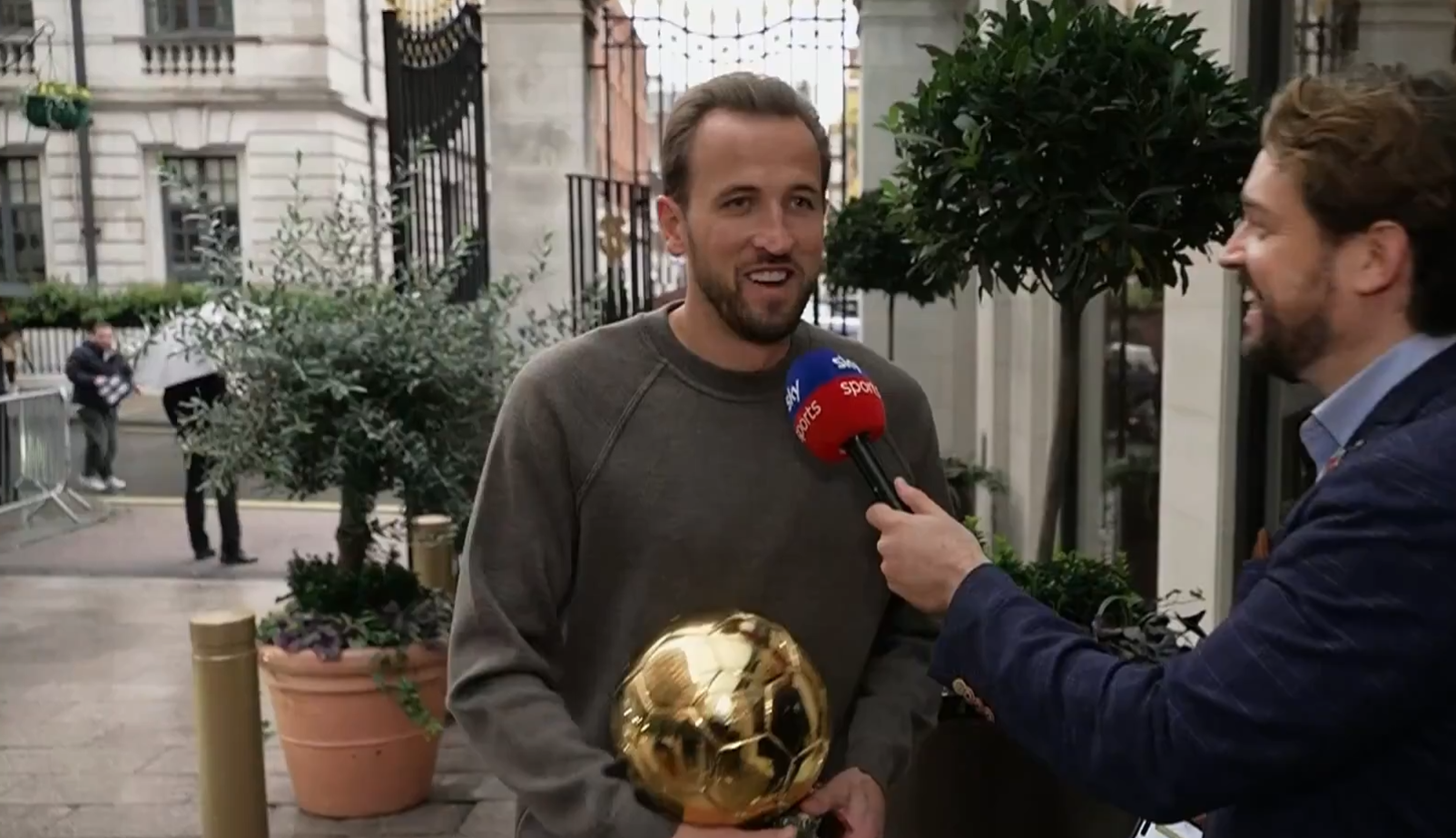 De nedezlipit: Harry Kane a apărut cu Balonul de Aur a doua zi după gală: ”A fost atât de multă așteptare”