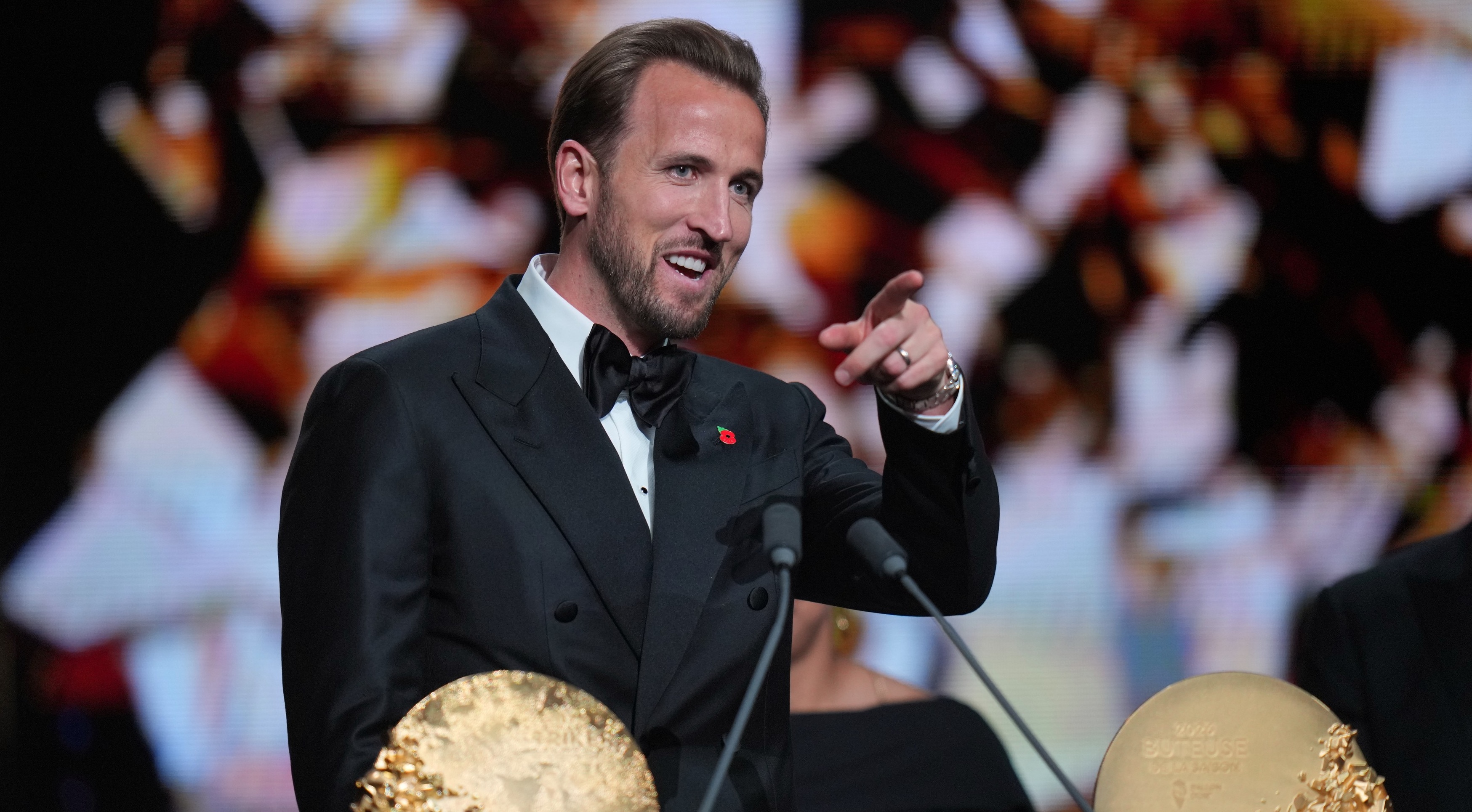 Harry Kane a pus mâna pe premiu la Gala Balonului de Aur 2026: cel mai bun atacant al sezonului. Mesaj pentru soție
