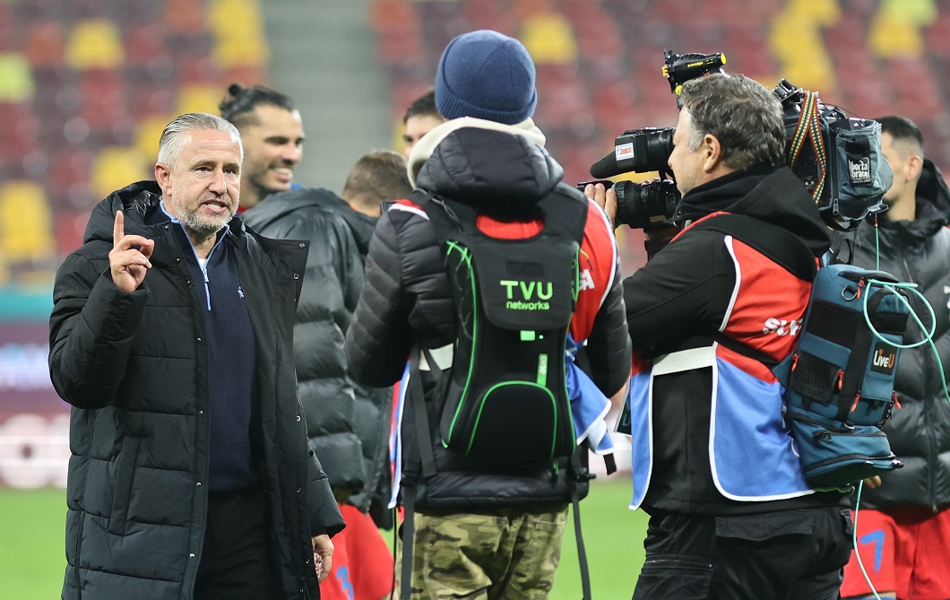 Laurențiu Reghecampf a lipsit de la conferința de presă. Ce s-a întâmplat cu antrenorul FCSB-ului