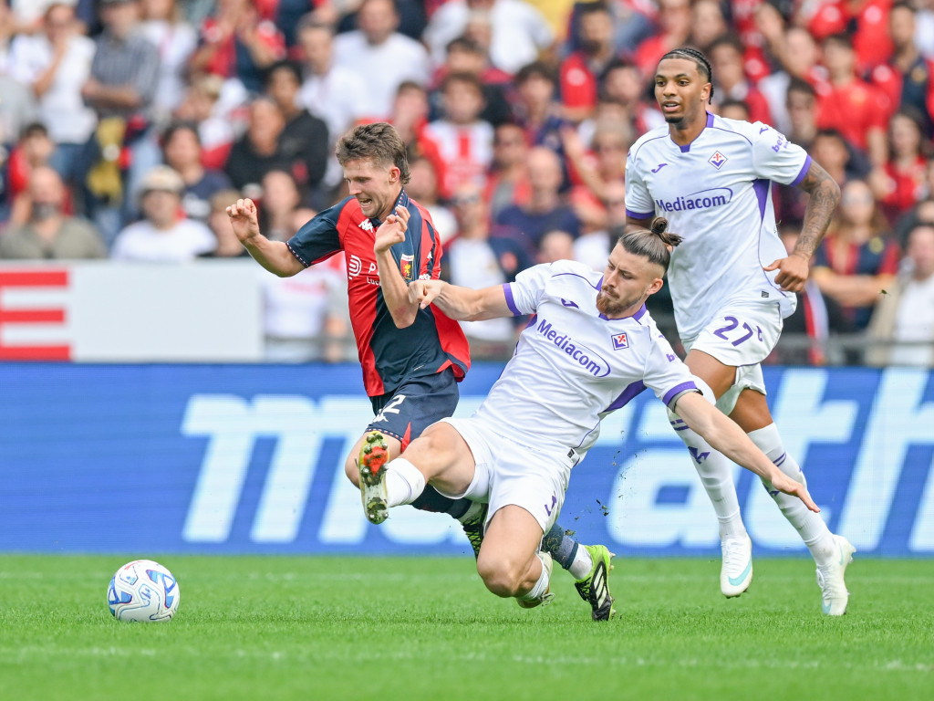 Frosinone - Lecce, 19:30, DGS 2. Fiorentina - Atalanta, 21:45, DGS 2. Drăgușin este anunțat titular la gruparea "Viola"