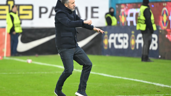 Câți bani avea, de fapt, MM Stoica în geaca aruncată pe stadion și prinsă de un fan