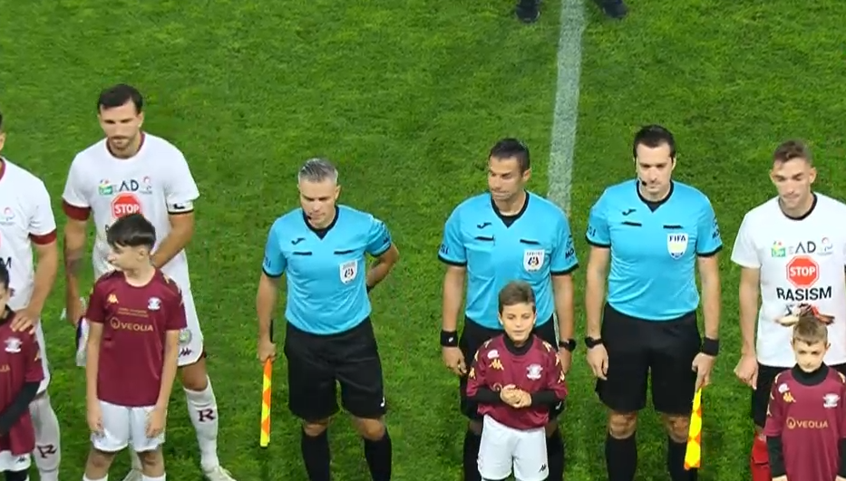 Imagine Stire Rapidiștii s-au săturat, după derapajele rasiste de la derby-ul cu FCSB! Cum au apărut pe teren | 2review.ro
