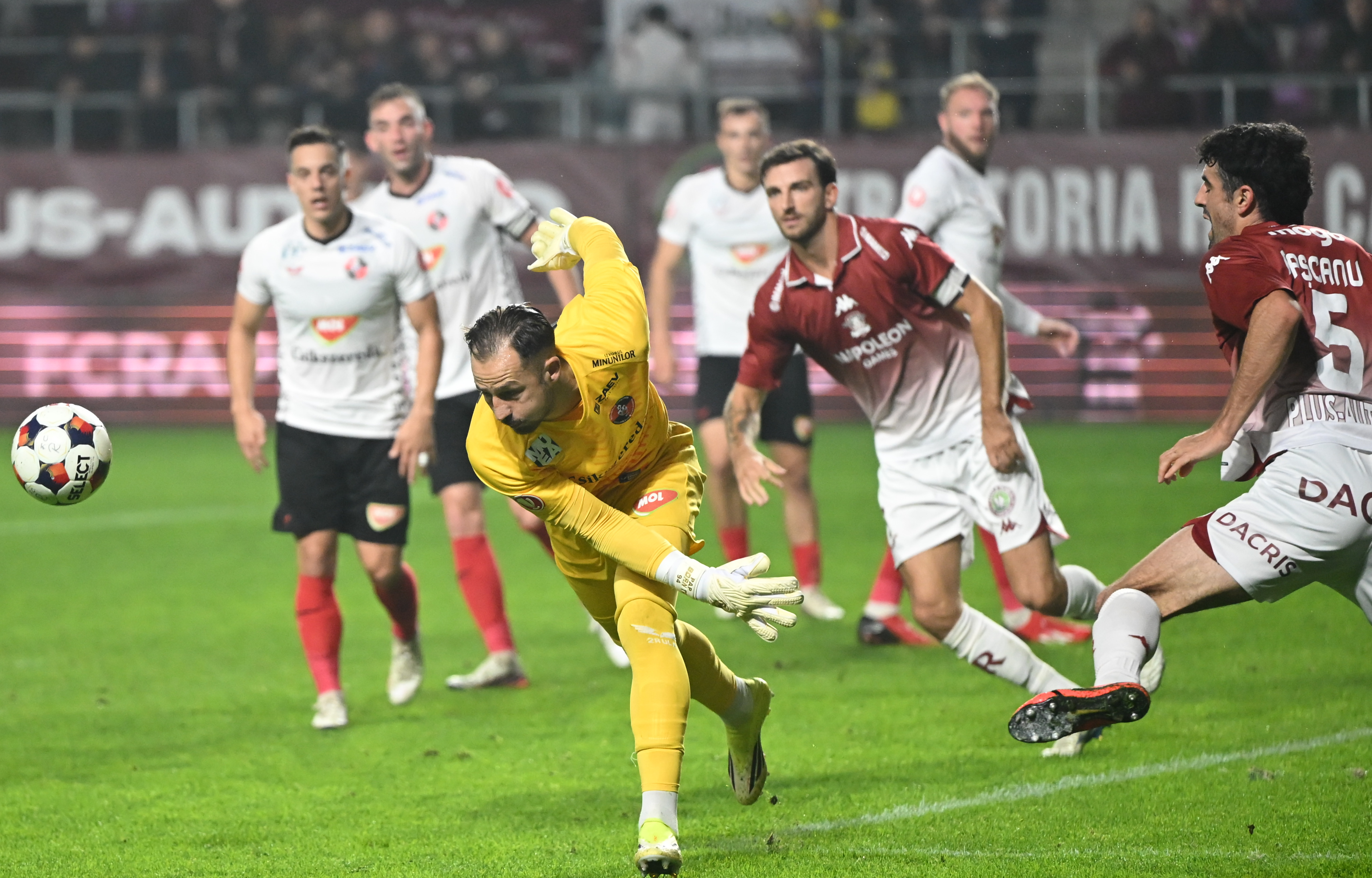 Imagine Stire ”Speriat” de retrogradare! Eduard Pap, fără dubii după Rapid - Csikszereda 2-0 | 2review.ro