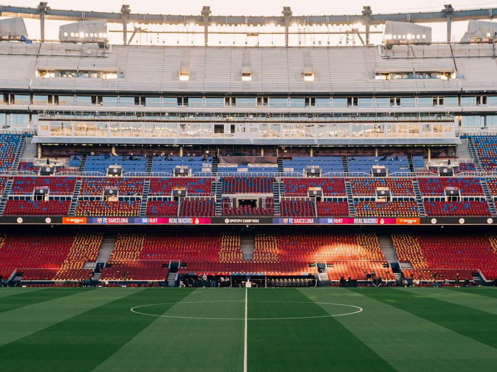 Barcelona pariază pe noul Camp Nou! Cum vrea clubul să depășească 400 de milioane € din bilete și servicii premium