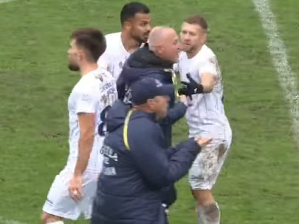 Scandal în Liga 2! Petre Grigoraș s-a dus direct la arbitru, după un moment cum rar se vede