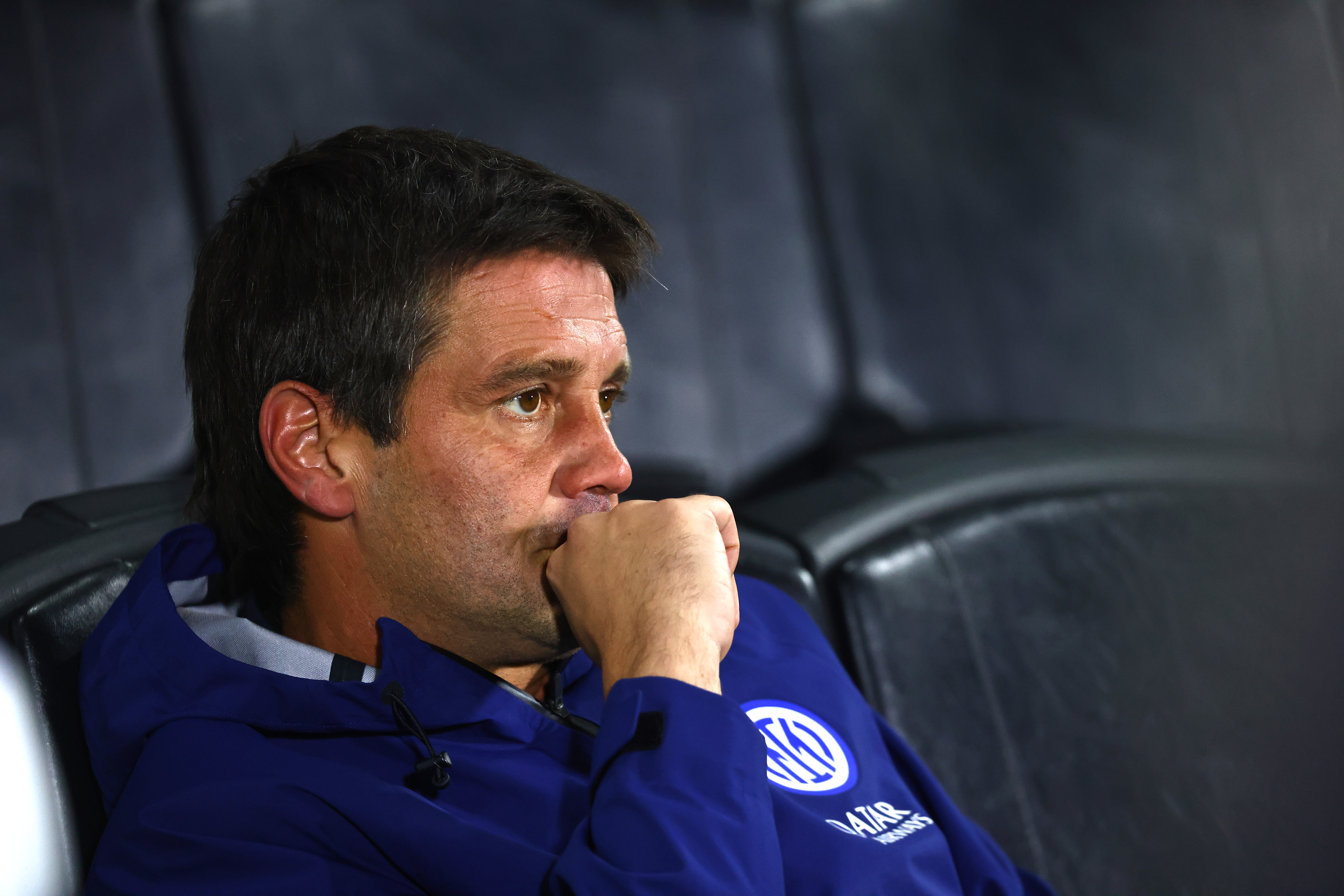 Imagine Stire Italienii au găsit vinovatul după AC Milan - Inter 3-1 și au folosit cuvinte dure: ”Chivu, ce ai făcut?” | 2review.ro
