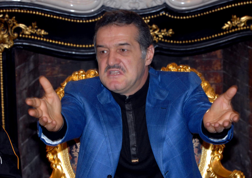 FOTBAL:PREZENTARE NOI ACHIZITII STEAUA BUCURESTI (23.01.2008)