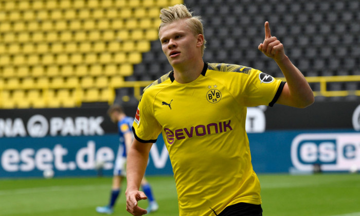 Borussia Dortmund v FC Schalke 04 - Bundesliga