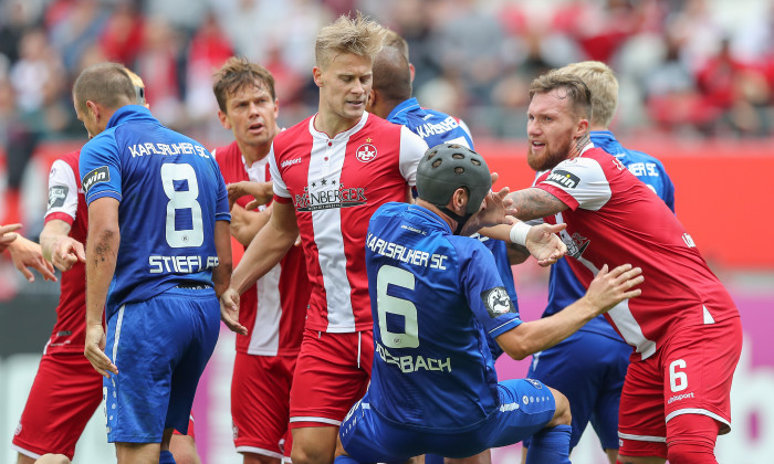 1. FC Kaiserslautern v Karlsruher SC - 3. Liga