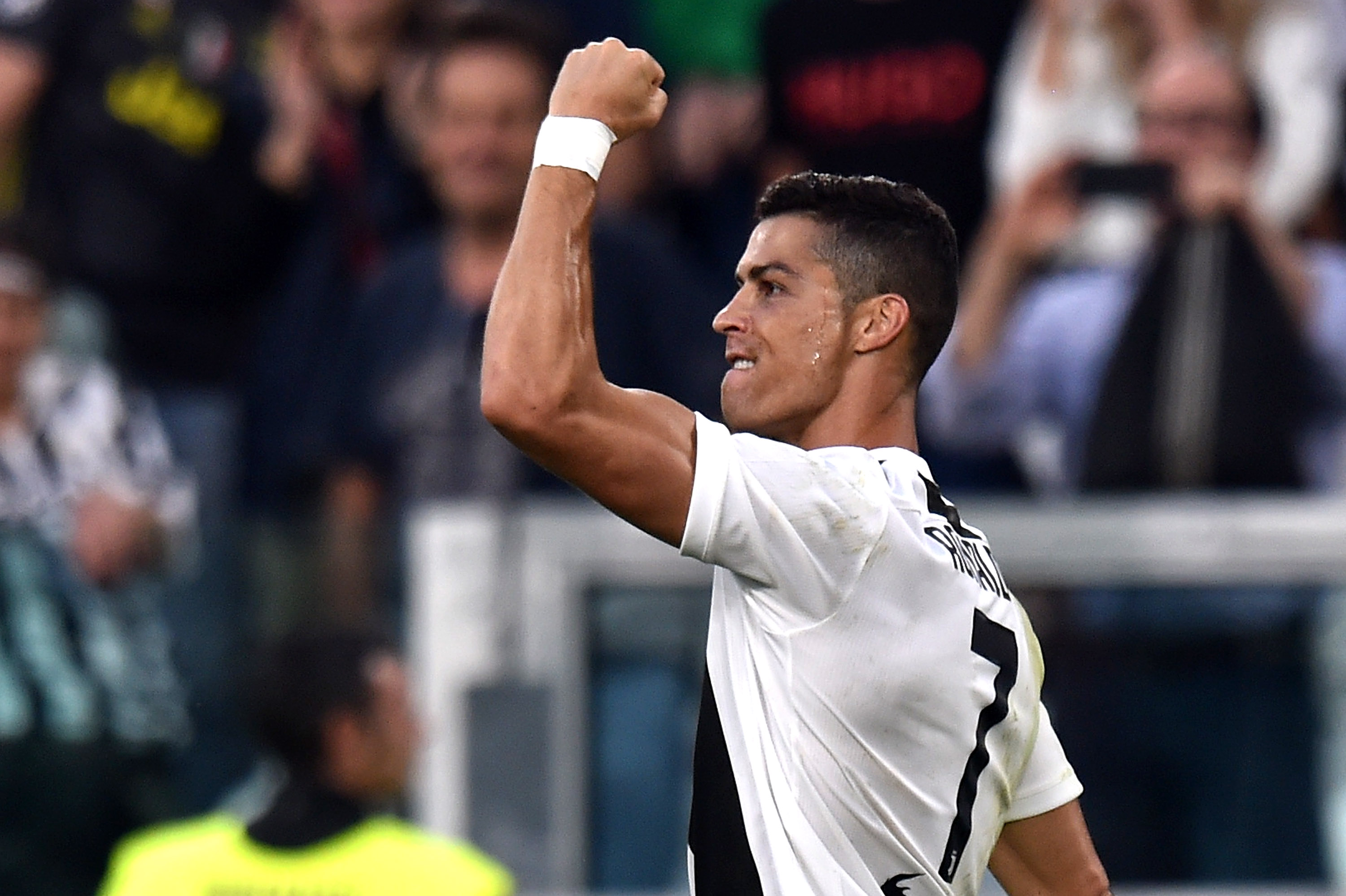 Juventus vrea să aducă noua senzație din Premier League lângă Cristiano Ronaldo! Rabiot, inclus în tranzacție