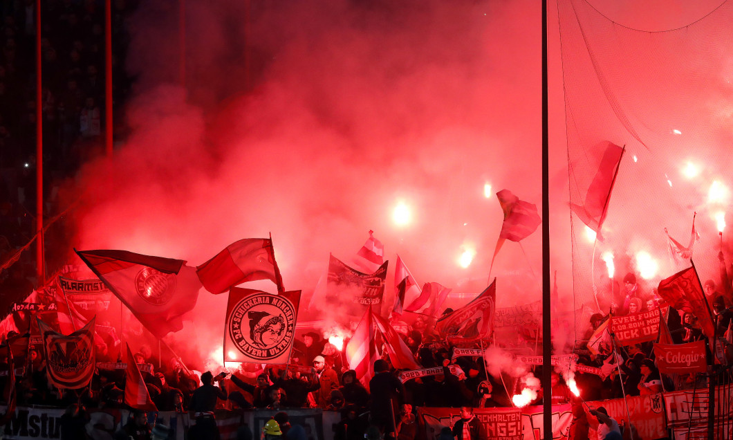 Suporterii Stelei Roșii Belgrad, la meciul cu Bayern Munchen din grupele Champions League / Foto: Getty Images
