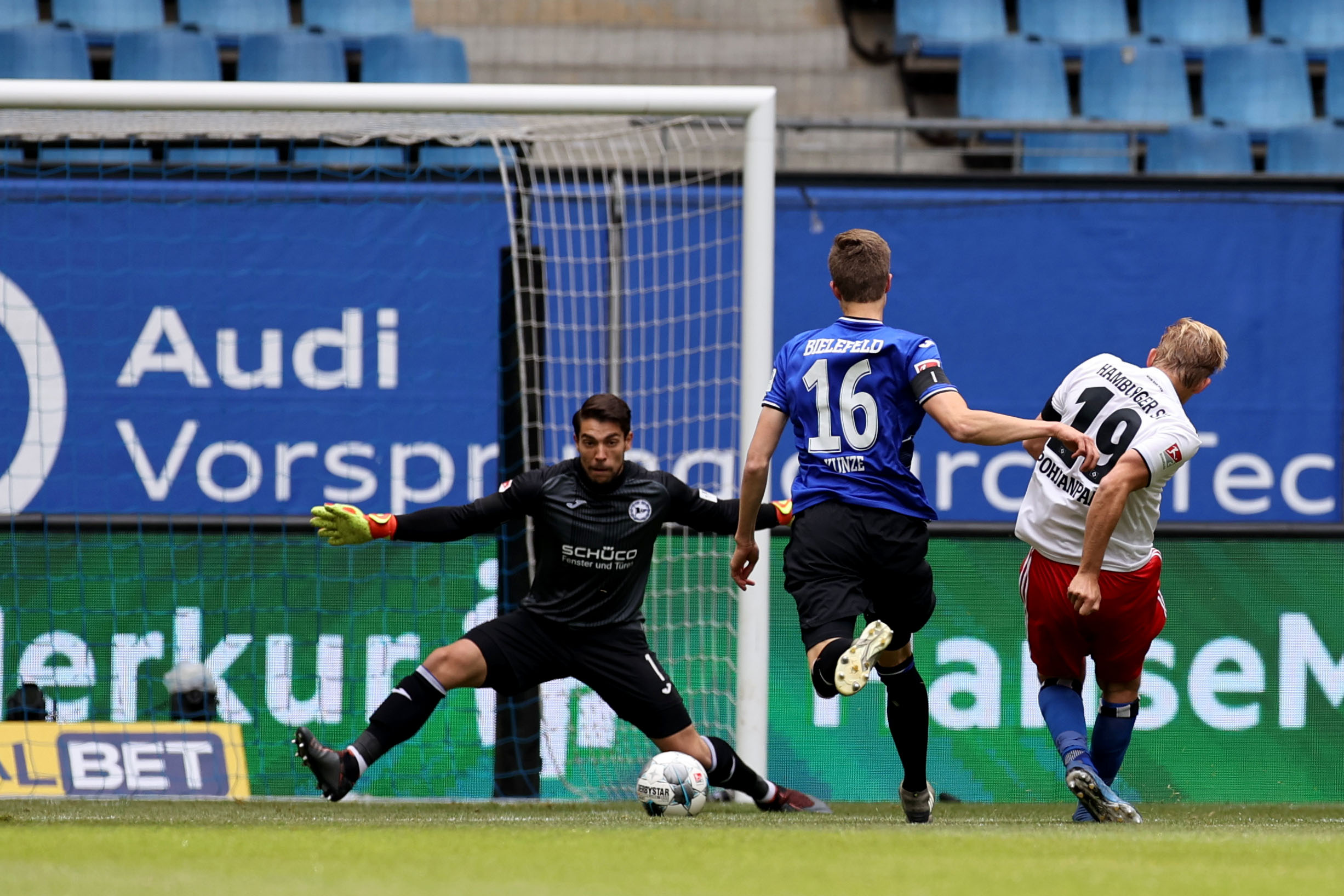 LIVE VIDEO 4 meciuri din 2.Bundesliga, în direct la Digi Sport, de la 14:00 . Bielefeld poate face un pas important spre promovare