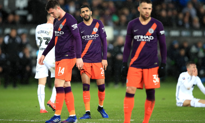 Ryad Mahrez, alături de Aymeric Laporte și Nicolas Otamendi după Swansea - Manchester City / Foto: Getty Images