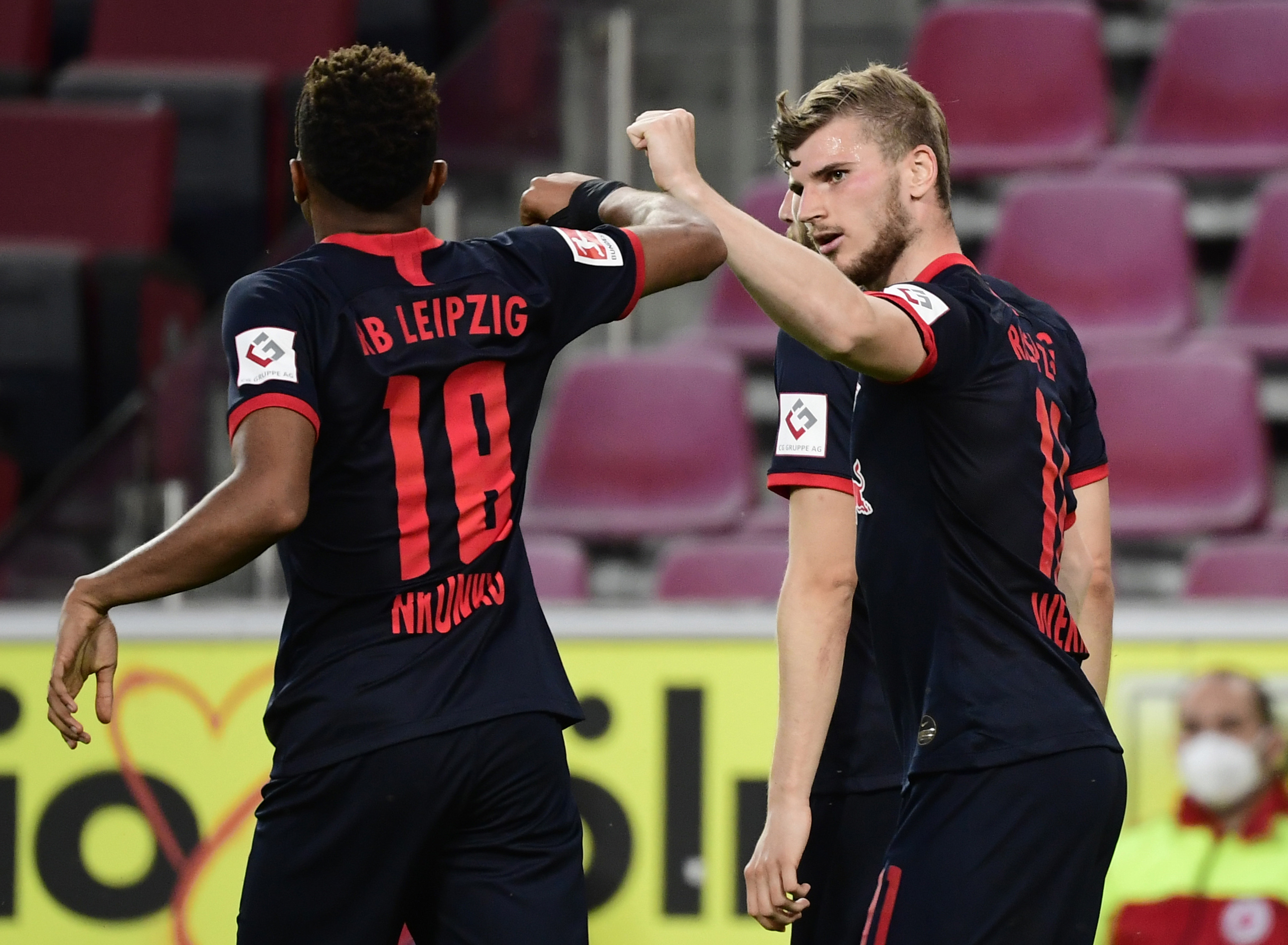 LIVE VIDEO Trei meciuri din Bundesliga, ACUM, în direct la Digi Sport! Primul gol, marcat în minutul 5