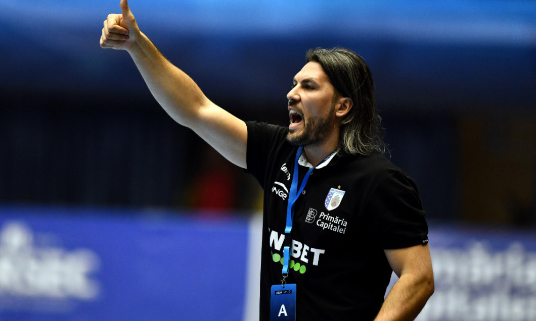 Adrian Vasile, antrenorul principal de la CSM București / Foto: Getty Images