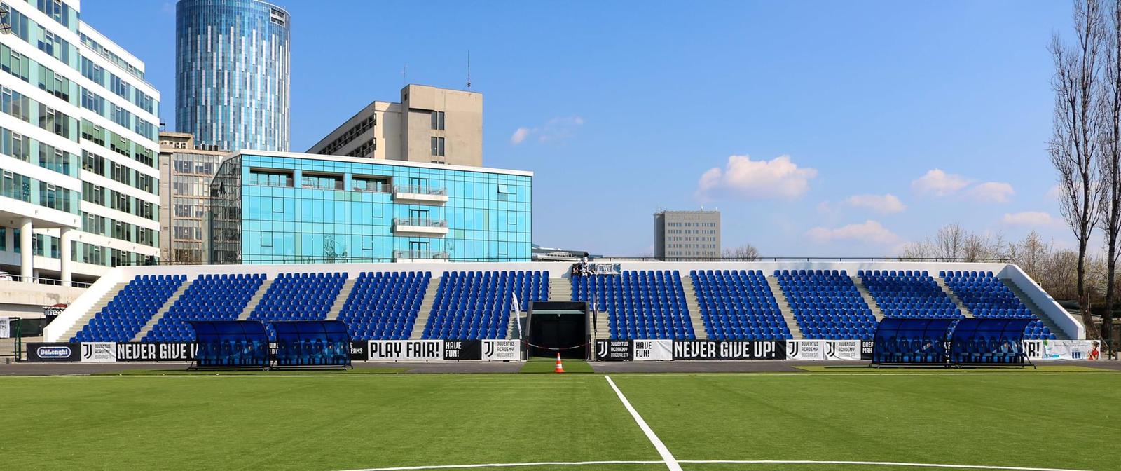 Mutu și-a dus copilul la Juventus Academy! Italienii au bază nouă de pregătire în București. Imagini superbe