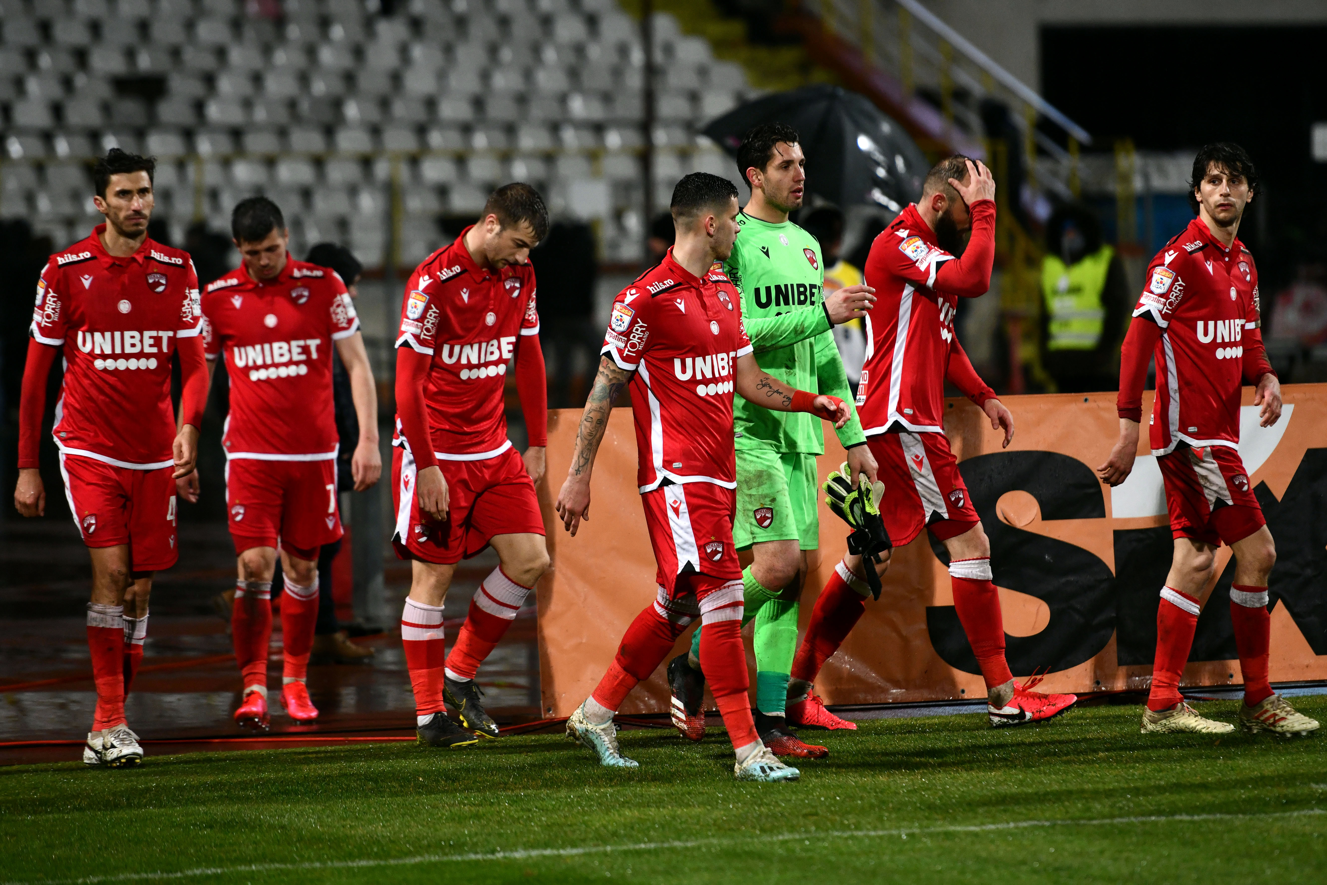 LPF, reacție oficială după primul caz de COVID-19 în Liga 1! Dinamo nu joacă până la încheierea anchetei epidemiologice