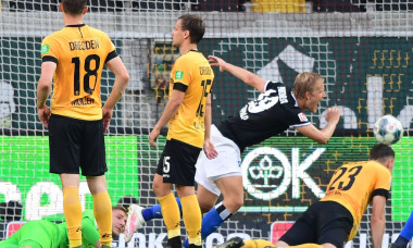 SG Dynamo Dresden v Hamburger SV - Second Bundesliga