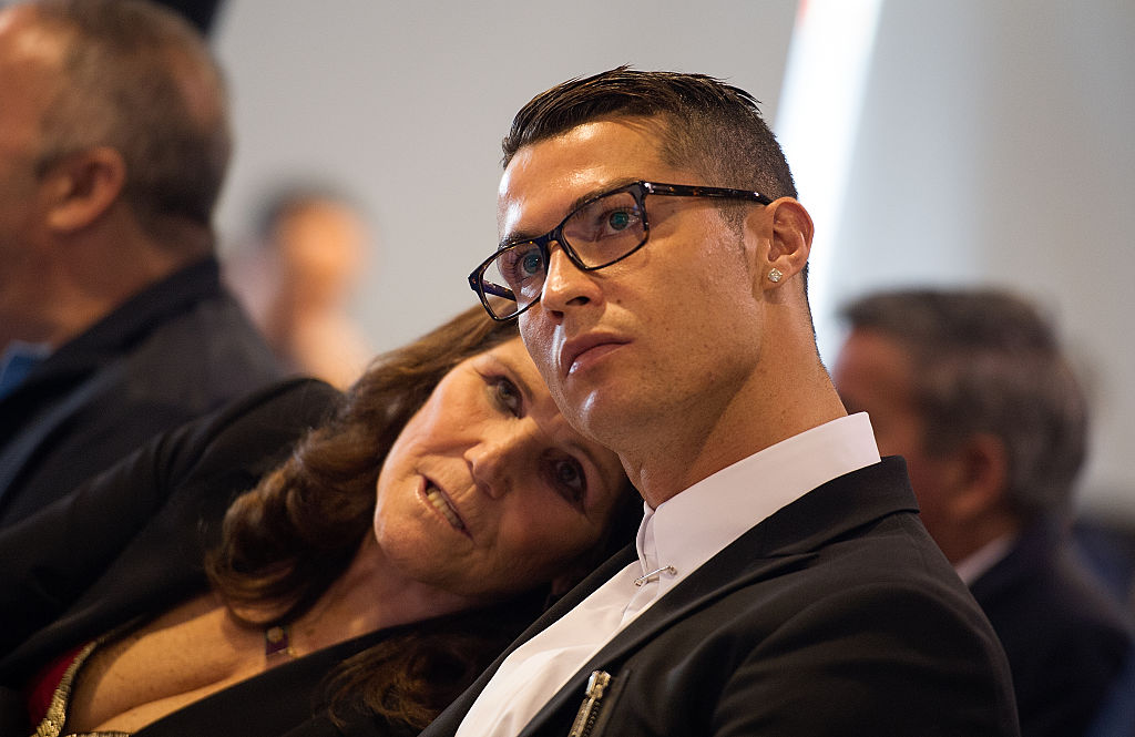 Mesajul transmis de mama lui Cristiano Ronaldo, după ce portughezul a fost depistat pozitiv cu COVID-19