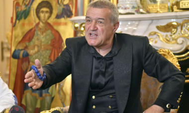 PREZENTARE BOGDAN ANDONE LA FCSB (5.06.2019)