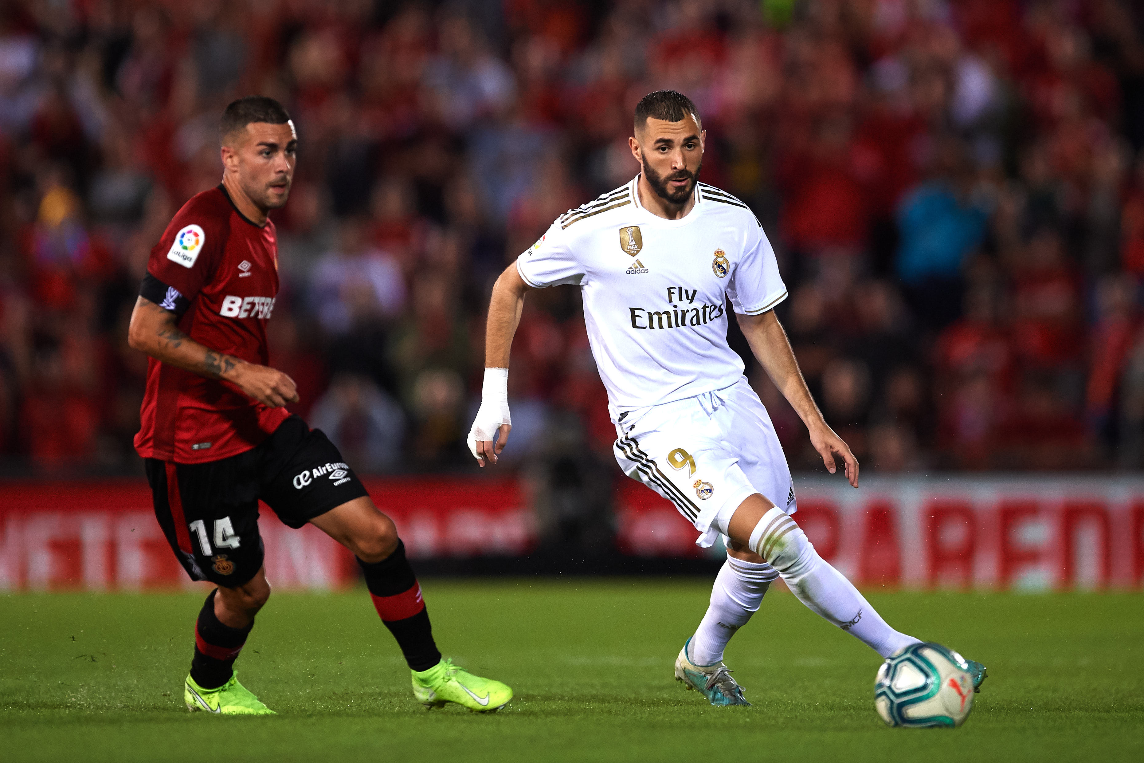 Real Madrid - Mallorca 2-0. Formația lui Zidane revine pe primul loc în La Liga. Luptă strânsă la titlu