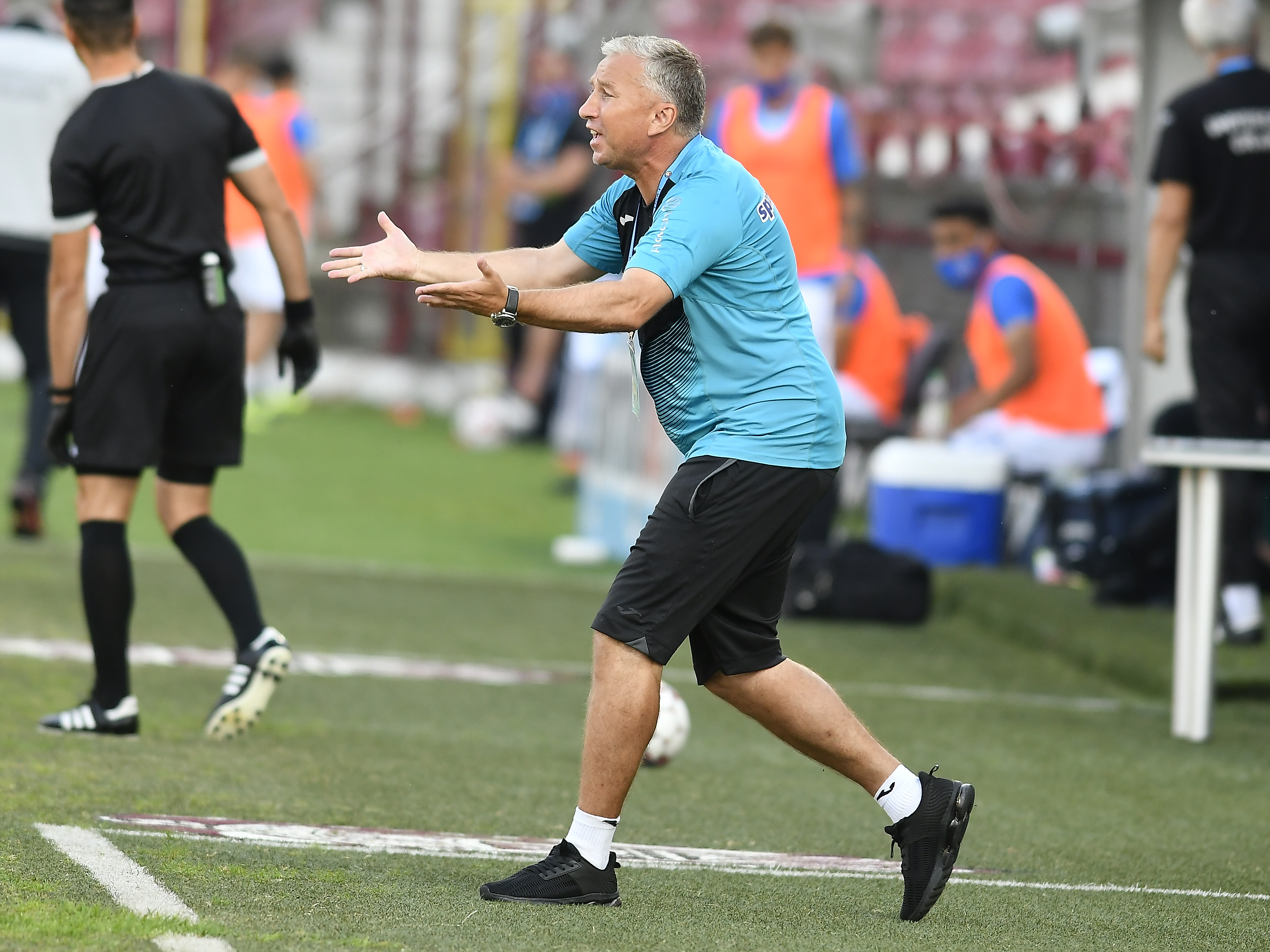 Dan Petrescu a spus de ce a pierdut CFR Cluj. ”Au fost probleme la club și mai sunt! Craiova e favorită la titlu”