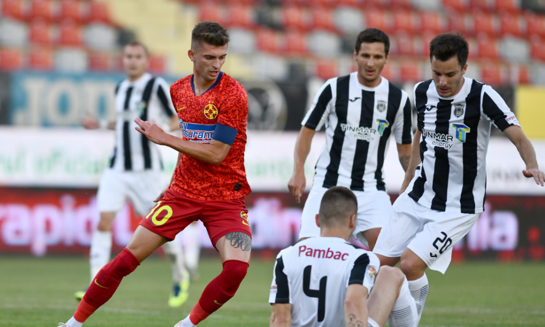FCSB a condus cu 2-1 la pauza meciului cu Astra / Foto: Sport Pictures