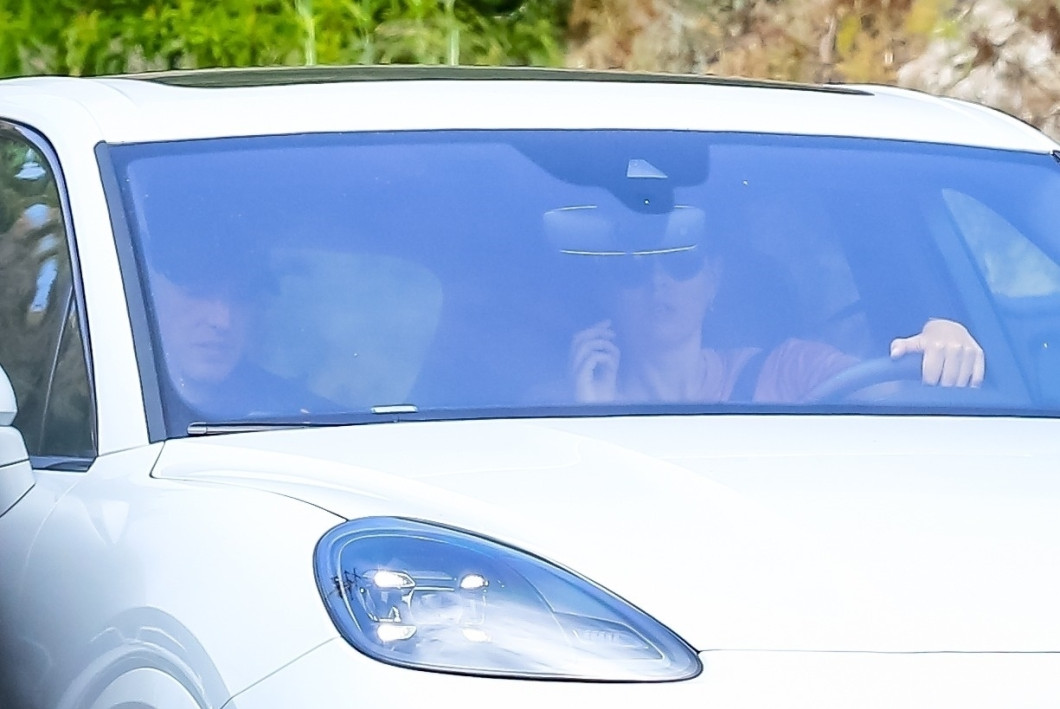 *EXCLUSIVE* Maria Sharapova takes her new beau Alexander Gilkes for a hike in Malibu