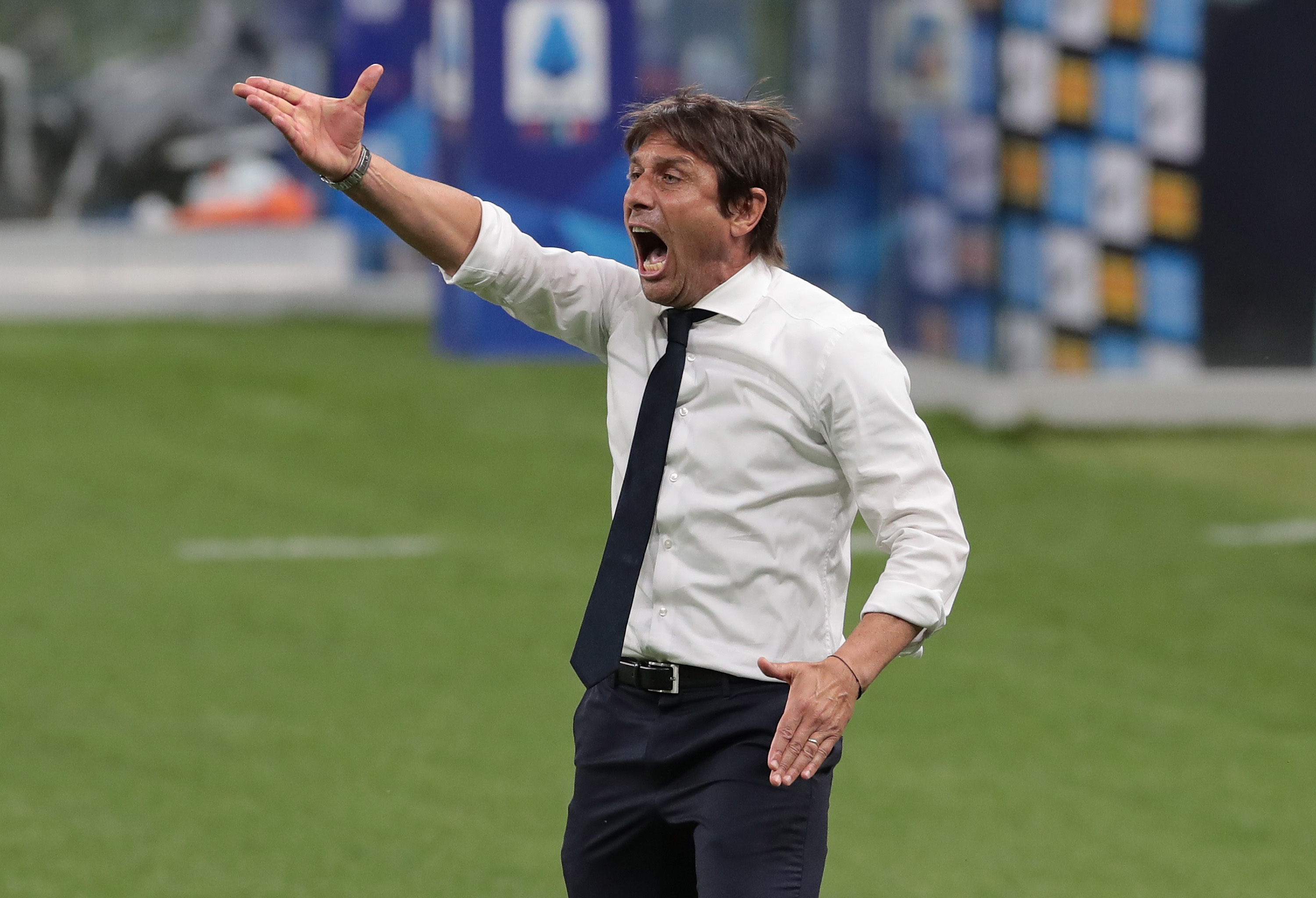 Antonio Conte i-a pedepsit pe fotbaliștii lui Inter! Jucătorii, închiși o oră în vestiar după înfrângerea cu Bologna