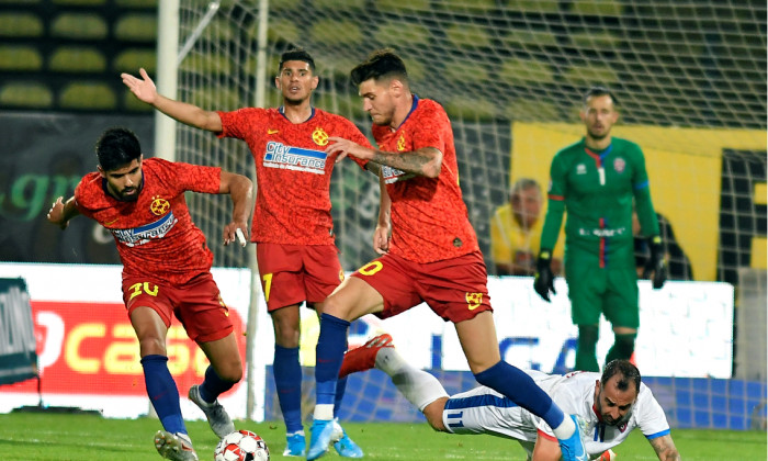 Claudiu Belu, în tricoul FCSB / Foto: Sport Pictures