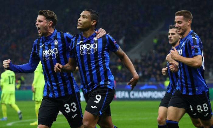 Jucătorii Atalantei, după victoria cu Dinamo Zagreb din grupele Champions League / Foto: Getty Images