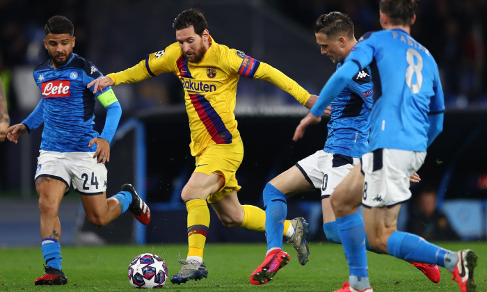 SSC Napoli v FC Barcelona - UEFA Champions League Round of 16: First Leg