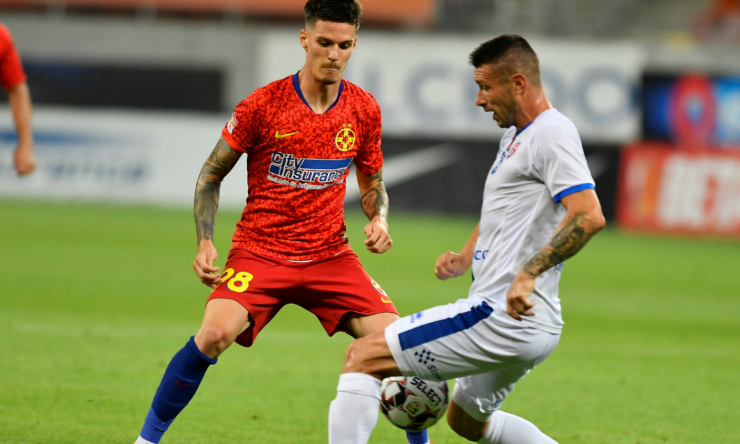 Dennis Man și Alexandru Țigănasu, în timpul meciului FCSB - Botoșani 1-1 / Foto: Sport Pictures