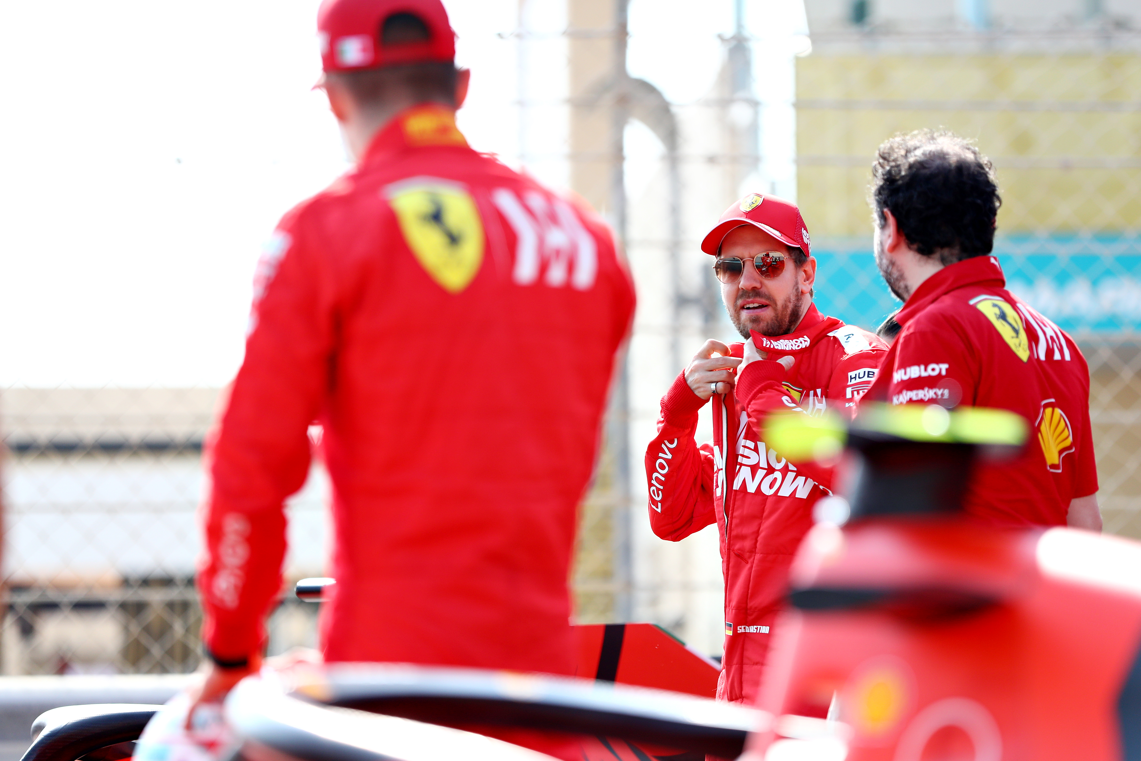 Nu și-a putut ascunde nervii. Prima reacție a lui Vettel, după ce a fost acroșat de colegul său, Leclerc