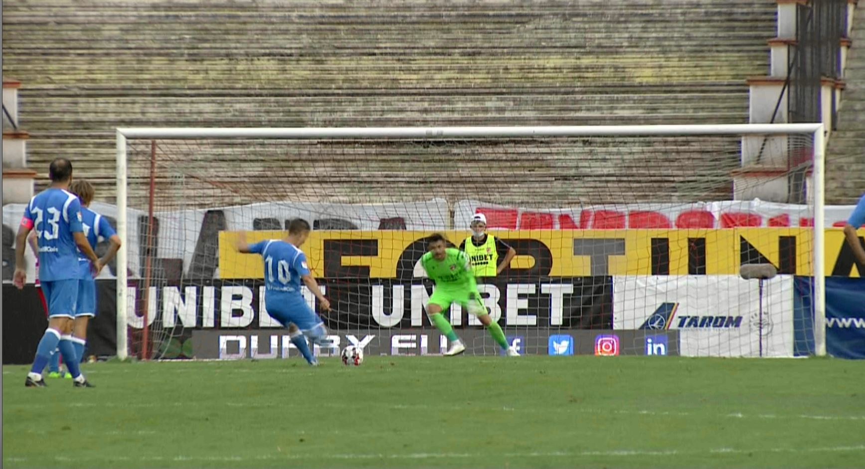 Dinamo - Poli Iași 1-1. Meciul, decis de două penalty-uri. Câinii au avut și două bare