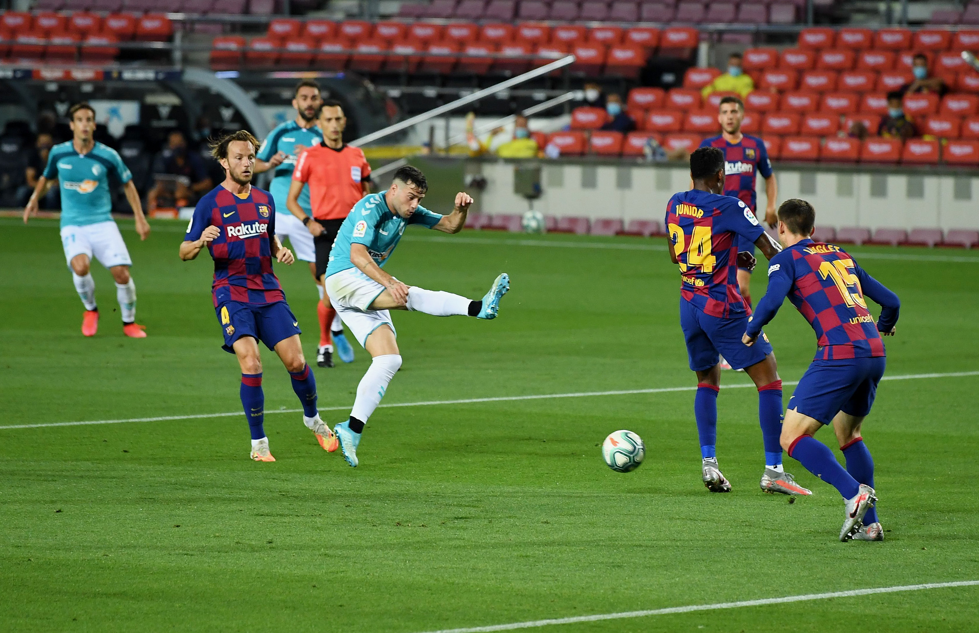 Barcelona - Osasuna 0-1, ACUM, pe Digi Sport 2. Surpriză uriașă pe Camp Nou. Messi nimerește transversala