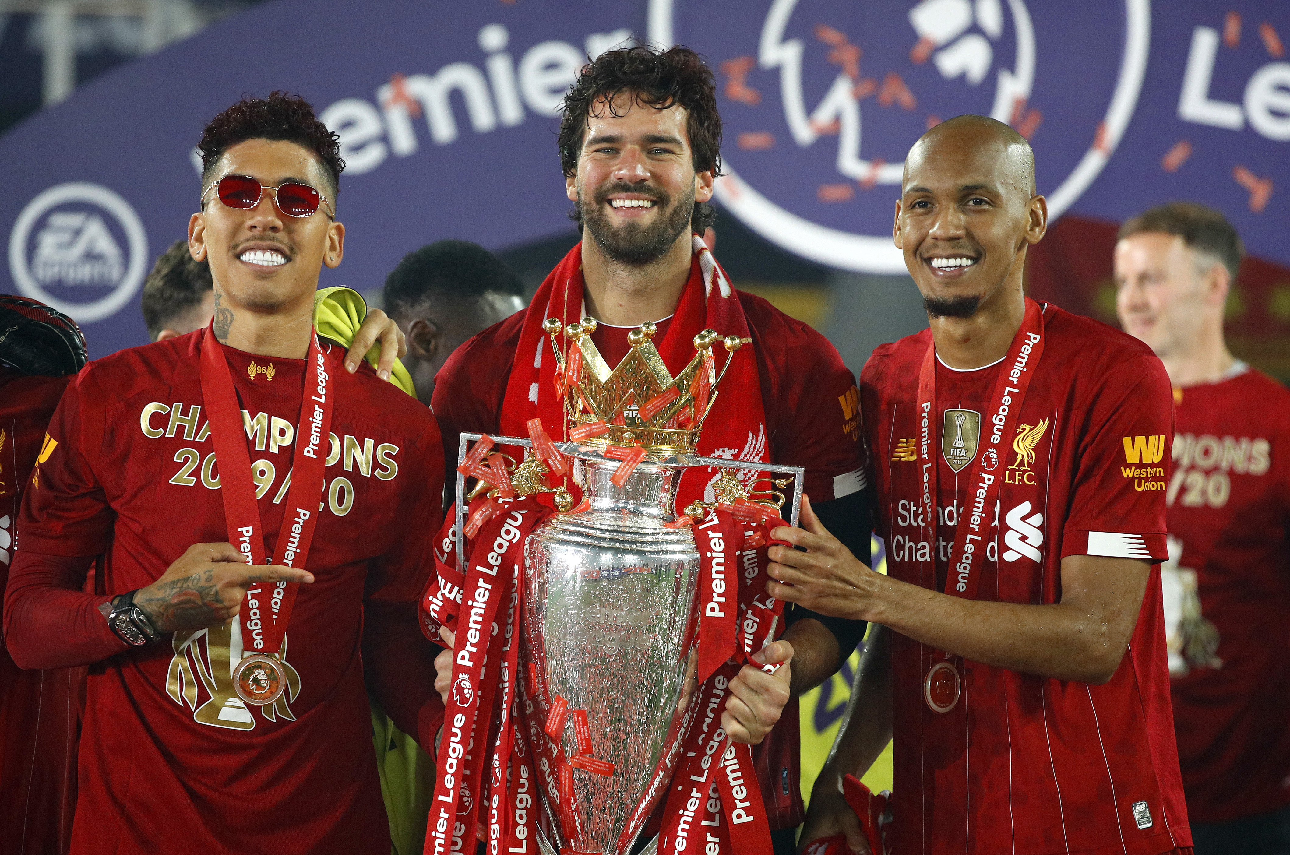 Așa a arătat noaptea așteptată de toți fanii lui Liverpool! ”Cormoranii” au primit trofeul Premier League