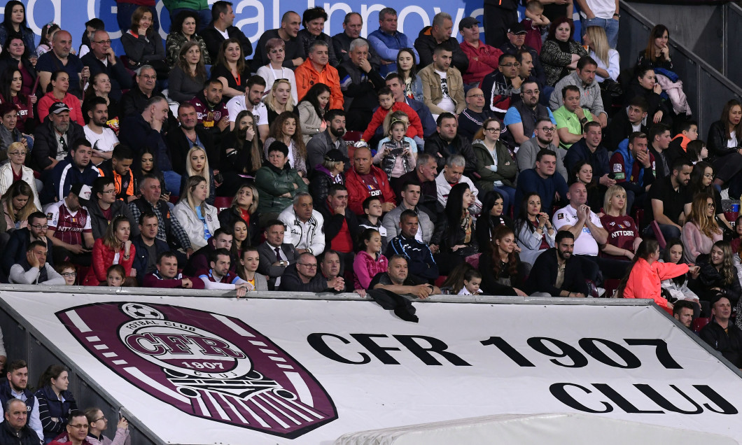 Suporterii echipei CFR Cluj, la un meci cu Universitatea Craiova / Foto: Sport Pictures