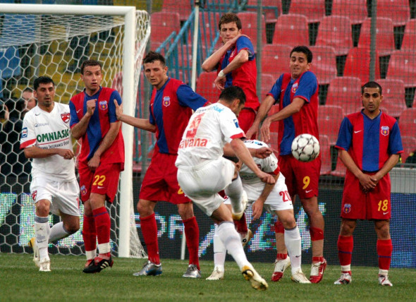 FOTBAL:STEAUA BUCURESTI-DINAMO BUCURESTI 2-4,LIGA 1 (7.04.2007)