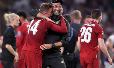 Jurgen Klopp și Jordan Henderson