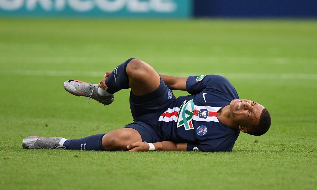 Kylian Mbappe, după accidentarea suferită în finala Cupei Franței / Foto: Profimedia